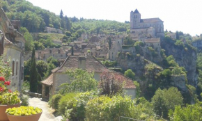 Charme et jardin cœur St Cirq